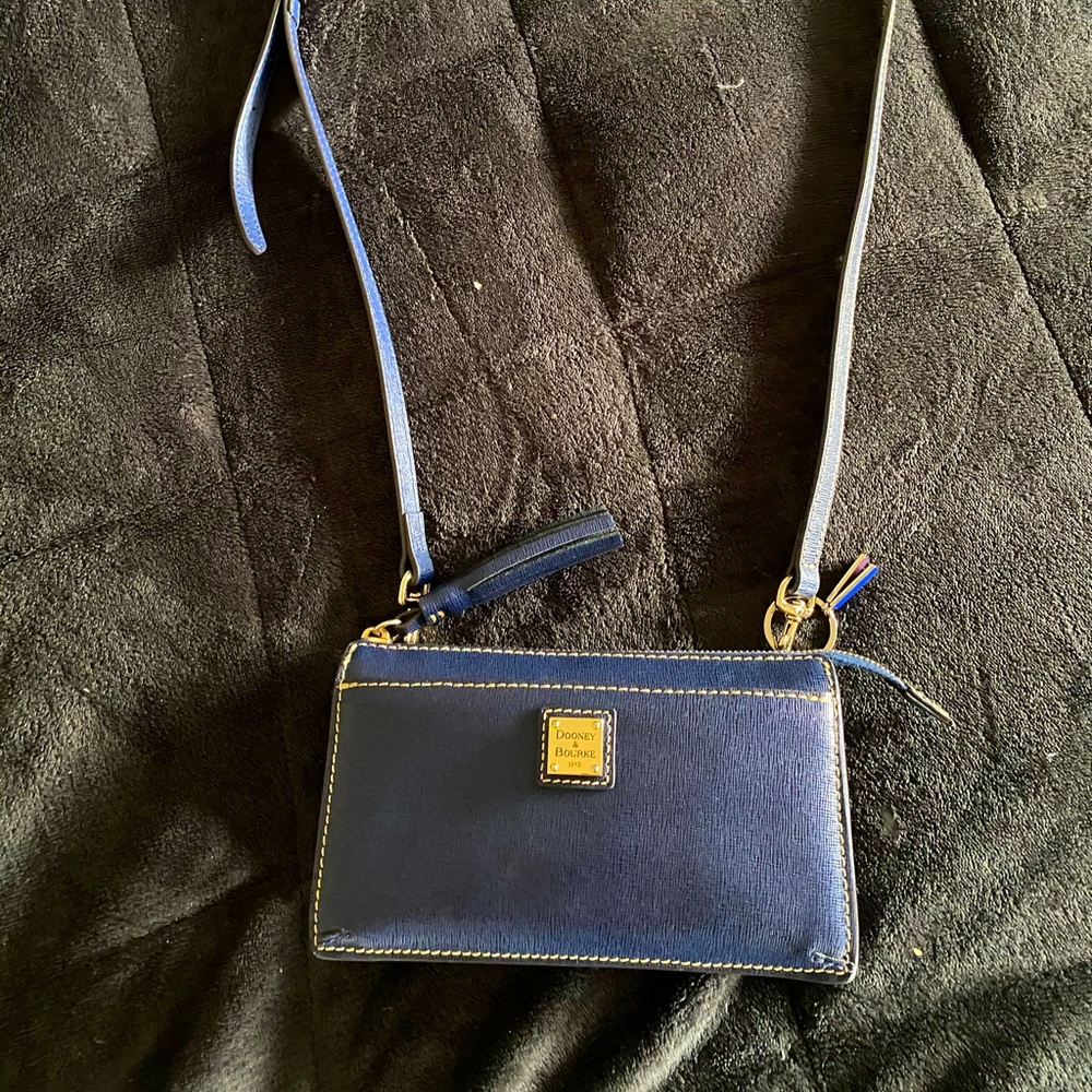 Dooney & Bourke crossbody/belt bag